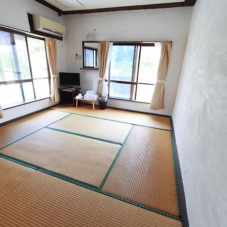 Reef Inn Kuniyoshi Tokashiki Esterno foto